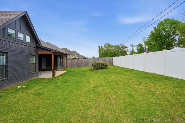 1421 N 72nd Street, Broken Arrow, OK 74014