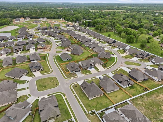 1421 N 72nd Street, Broken Arrow, OK 74014