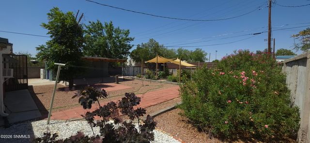 819 N Miranda Street, Las Cruces, NM 88005
