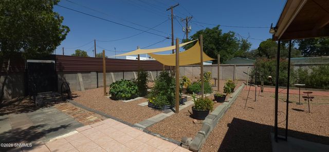 819 N Miranda Street, Las Cruces, NM 88005