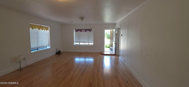 819 N Miranda Street, Las Cruces, NM 88005