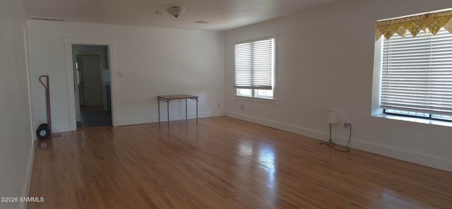 819 N Miranda Street, Las Cruces, NM 88005