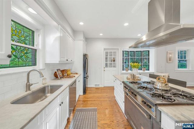 37 Afterglow Avenue, Verona, NJ 07044