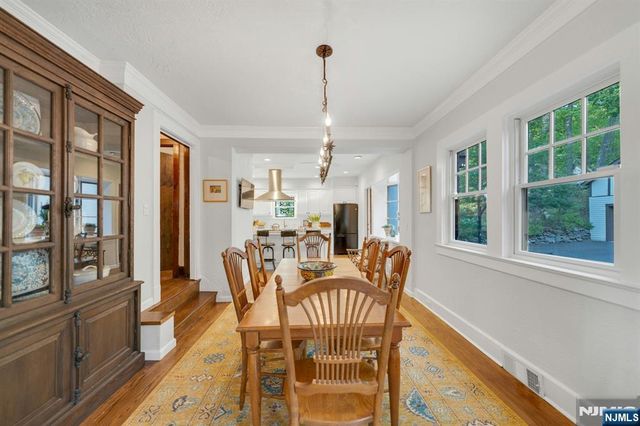 37 Afterglow Avenue, Verona, NJ 07044
