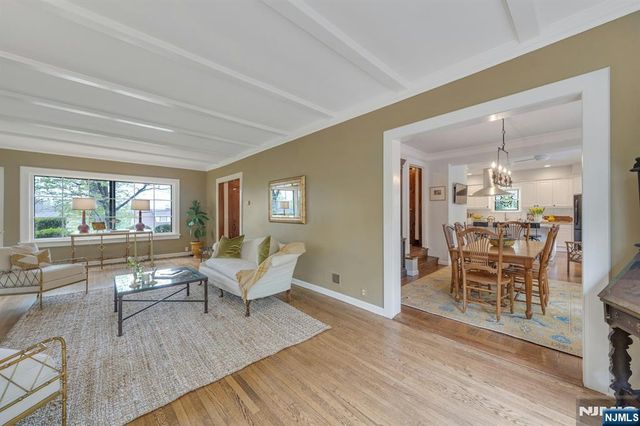 37 Afterglow Avenue, Verona, NJ 07044