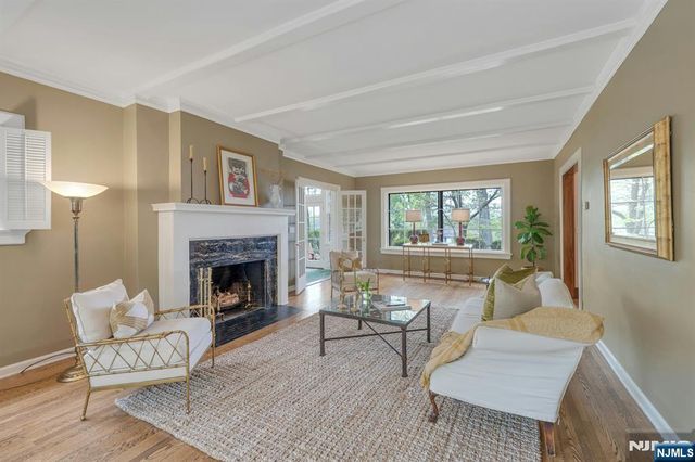 37 Afterglow Avenue, Verona, NJ 07044