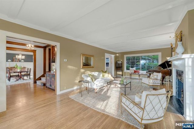 37 Afterglow Avenue, Verona, NJ 07044