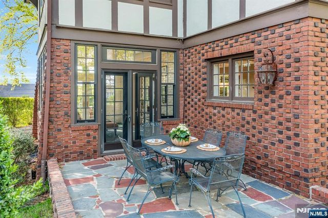 37 Afterglow Avenue, Verona, NJ 07044
