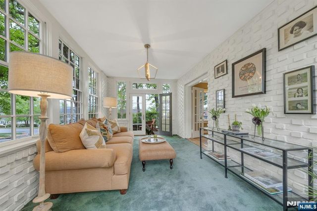 37 Afterglow Avenue, Verona, NJ 07044