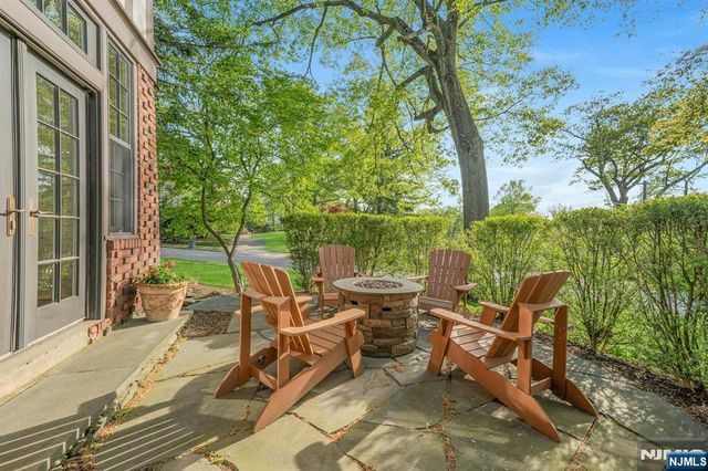37 Afterglow Avenue, Verona, NJ 07044