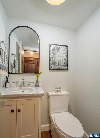 37 Afterglow Avenue, Verona, NJ 07044