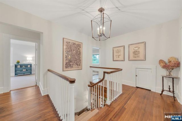 37 Afterglow Avenue, Verona, NJ 07044