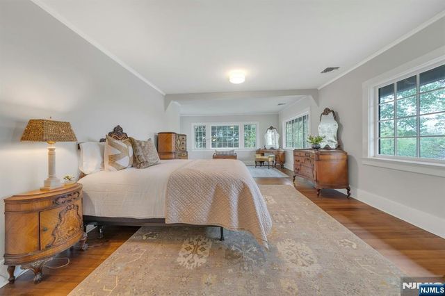 37 Afterglow Avenue, Verona, NJ 07044