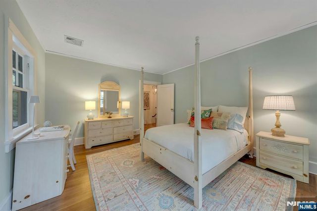 37 Afterglow Avenue, Verona, NJ 07044