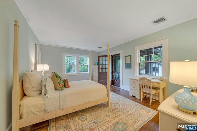 37 Afterglow Avenue, Verona, NJ 07044