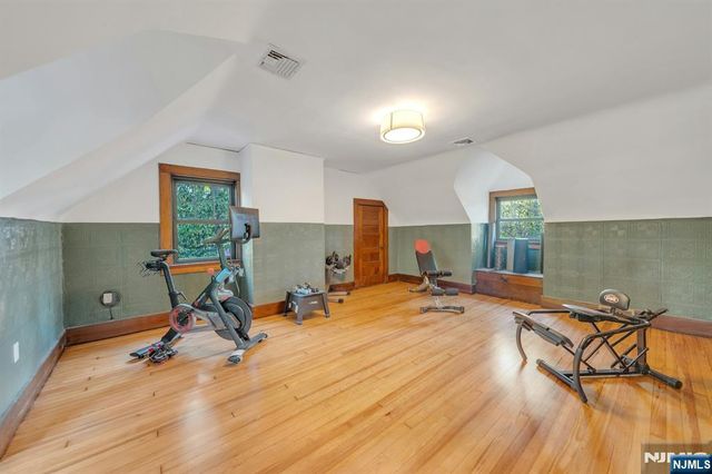 37 Afterglow Avenue, Verona, NJ 07044