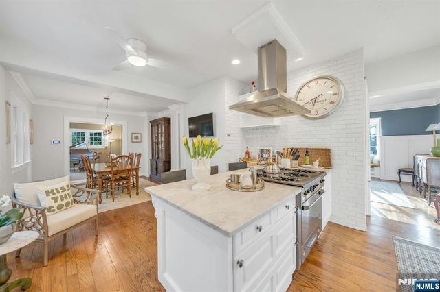 37 Afterglow Avenue, Verona, NJ 07044