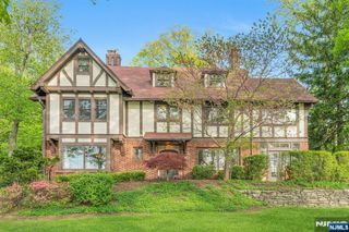 37 Afterglow Avenue, Verona, NJ 07044