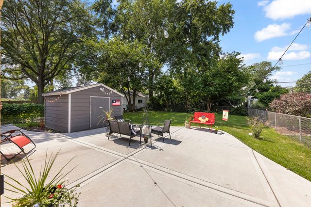 332 N Stewart Avenue, Lombard, IL 60148