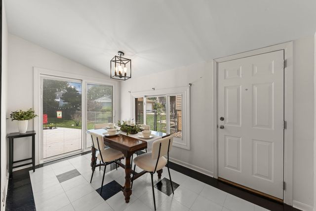 332 N Stewart Avenue, Lombard, IL 60148