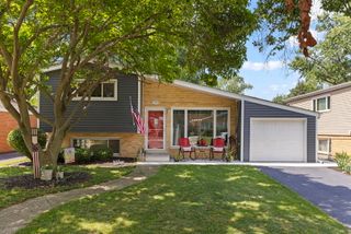 332 N Stewart Avenue, Lombard, IL 60148