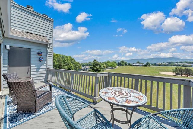 150 Sailors Cove DR UNIT 1218, Moneta, VA 24121