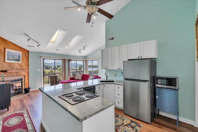 150 Sailors Cove DR UNIT 1218, Moneta, VA 24121