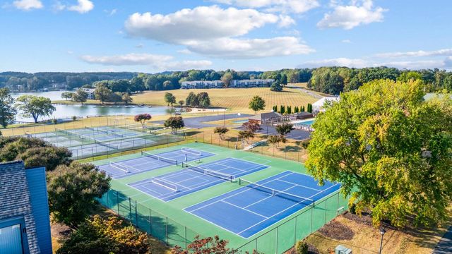 150 Sailors Cove DR UNIT 1218, Moneta, VA 24121