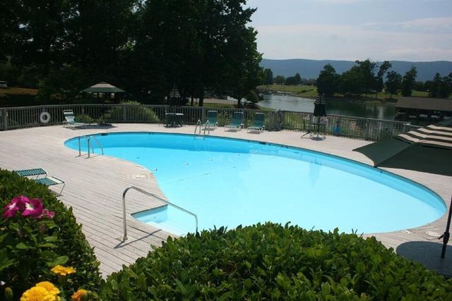 150 Sailors Cove DR UNIT 1218, Moneta, VA 24121