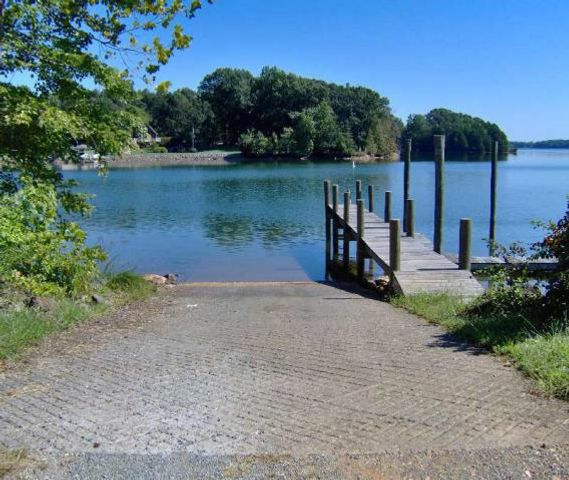 150 Sailors Cove DR UNIT 1218, Moneta, VA 24121