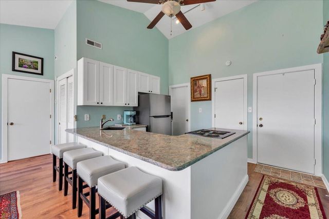 150 Sailors Cove DR UNIT 1218, Moneta, VA 24121