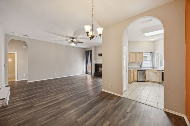 6406 Scotsbluff Court, Arlington, TX 76001