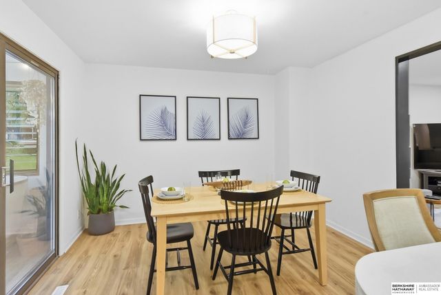 6230 Deerwood Drive, Lincoln, NE 68516