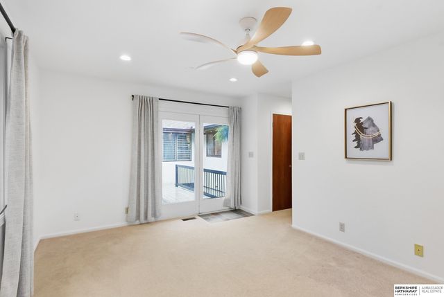 6230 Deerwood Drive, Lincoln, NE 68516