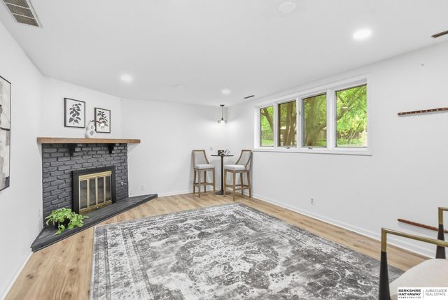 6230 Deerwood Drive, Lincoln, NE 68516