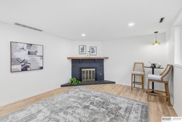 6230 Deerwood Drive, Lincoln, NE 68516