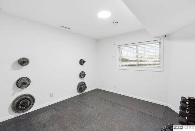 6230 Deerwood Drive, Lincoln, NE 68516