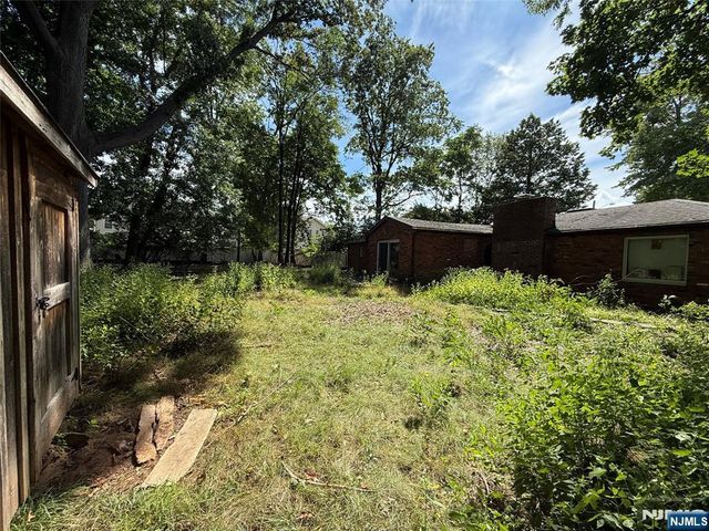 380 5th Court, River Edge, NJ 07661