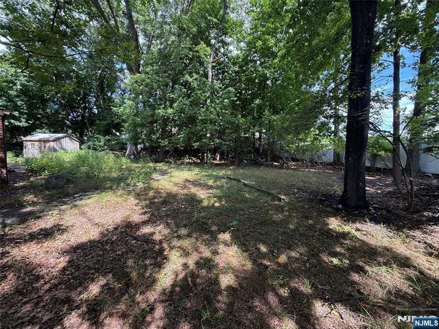 380 5th Court, River Edge, NJ 07661