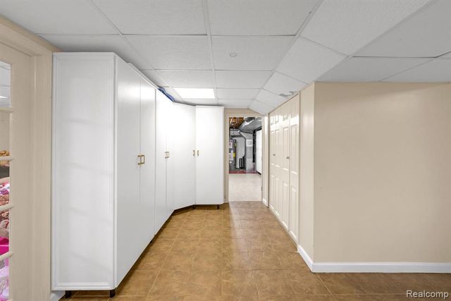 27033 Timber Trail, Dearborn Heights, MI 48127