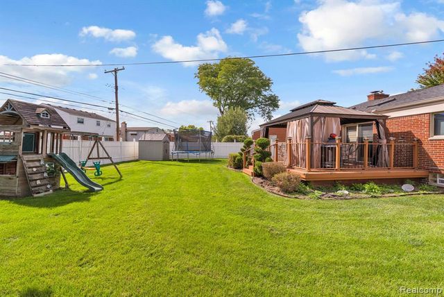 27033 Timber Trail, Dearborn Heights, MI 48127