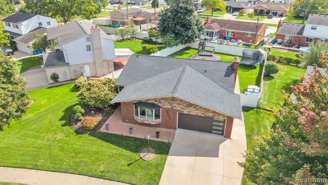 27033 Timber Trail, Dearborn Heights, MI 48127