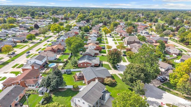 27033 Timber Trail, Dearborn Heights, MI 48127