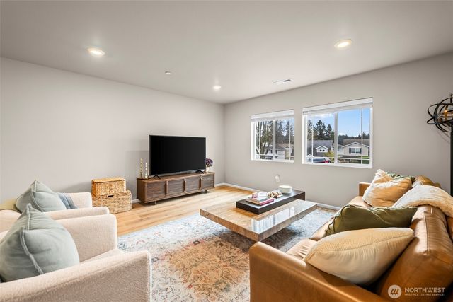 3512 Hoffman Hill Boulevard, Dupont, WA 98327