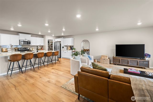 3512 Hoffman Hill Boulevard, Dupont, WA 98327