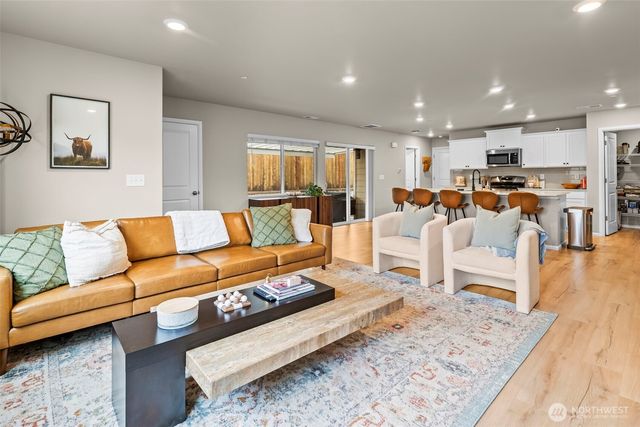 3512 Hoffman Hill Boulevard, Dupont, WA 98327