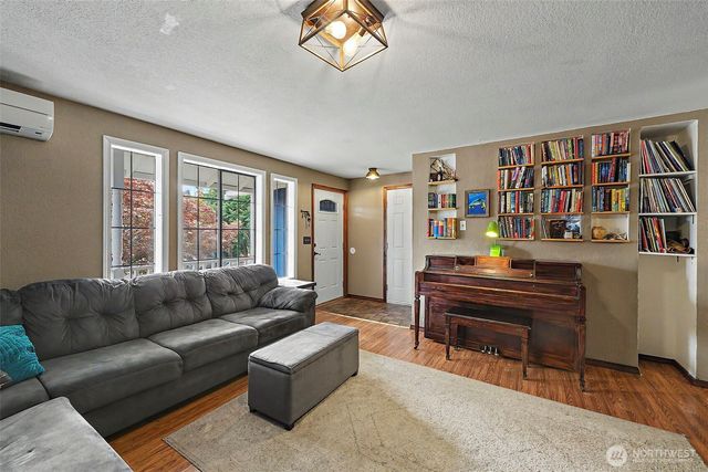 5047 Marian Drive NE, Olympia, WA 98516