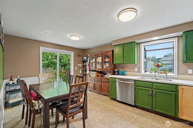 5047 Marian Drive NE, Olympia, WA 98516
