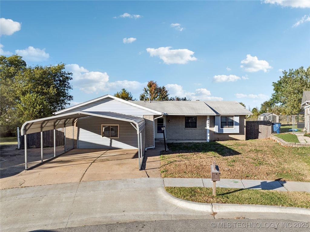 2201 S 133rd East Avenue, Tulsa, OK 74134