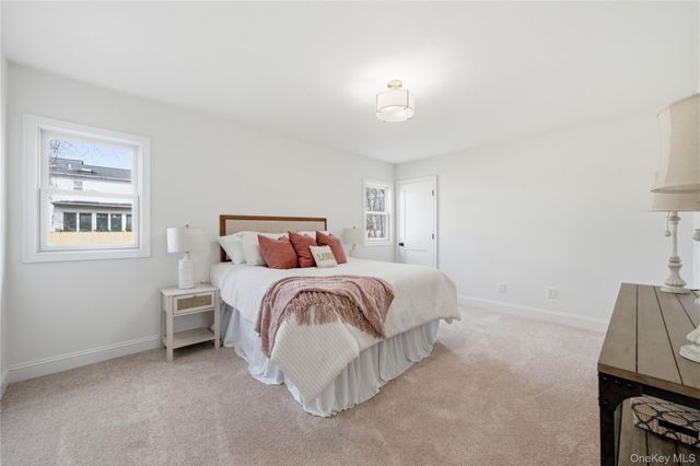 168 Bayview Drive, Oakdale, NY 11769